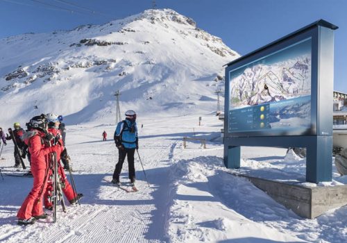 Vangenhassend designage geo LED Videoall Pixelpitch 1,9 mm im Skigebiet Zermatt am Matterhorn