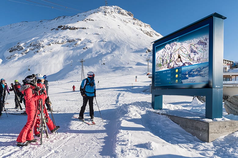 designage® geo Videowall im Skigebiet Zermatt