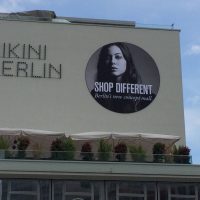 Außenwerbung für Bikini Berlin