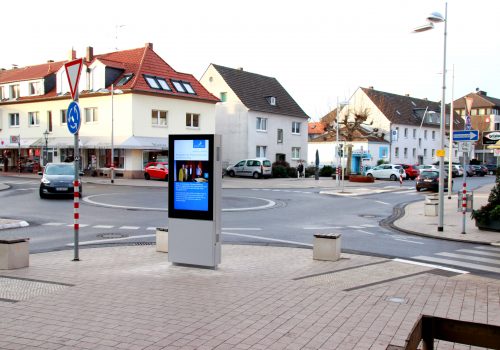Digitale Outdoorstele Stadt Monheim am Kreisel